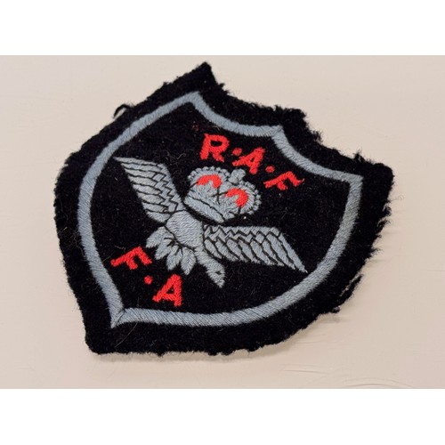 21 - Militaria, RAF sporting memorabilia, Royal Air Force Football Association badge 10 cm tall.

This lo... 