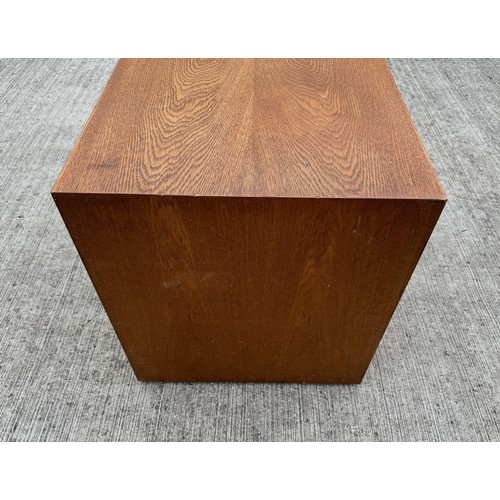 237 - Mid Century Danish furniture, an oak chest of drawers, 100 cm x 49 cm. x 53.5 cm tall.

This lot is ... 