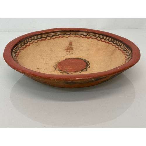 87 - Decorated terracotta bowl, 

This lot is available for in-house shipping