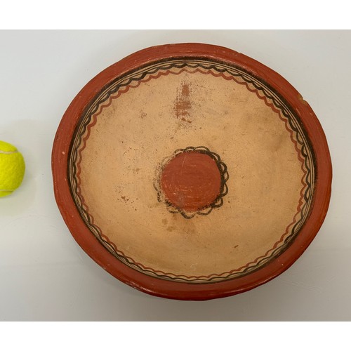 87 - Decorated terracotta bowl, 

This lot is available for in-house shipping