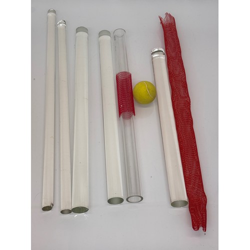 371 - Scientific glass manufacturing stock, various clear glass circular bar and tube sections.

This lot ... 