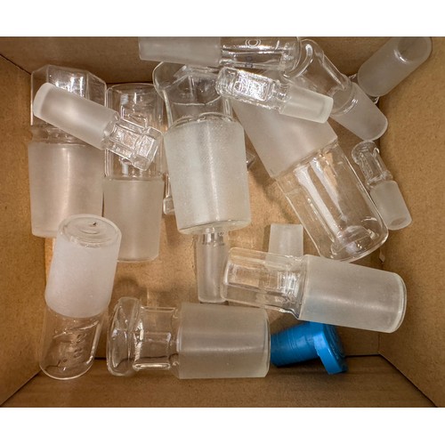 375 - Scientific workshop / laboratory fittings, Glass ware adaptors and stoppers in three boxes.

This lo... 