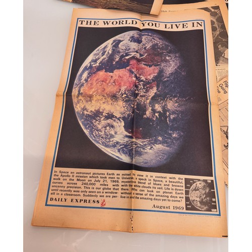 1 - Collection of ephemera, press specials etc related to the Apollo 11 mission to the moon in 1969.

Th... 