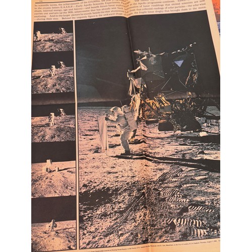 1 - Collection of ephemera, press specials etc related to the Apollo 11 mission to the moon in 1969.

Th... 