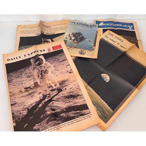 1 - Collection of ephemera, press specials etc related to the Apollo 11 mission to the moon in 1969.

Th... 