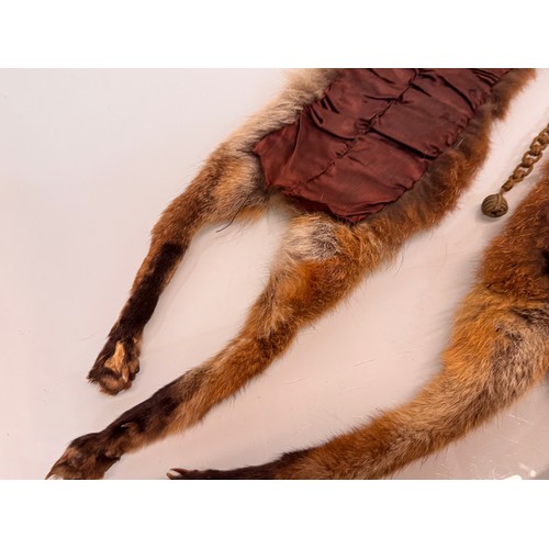 45 - Vintage fashion, a Fox fur stole.

This lot is available for in-house shipping