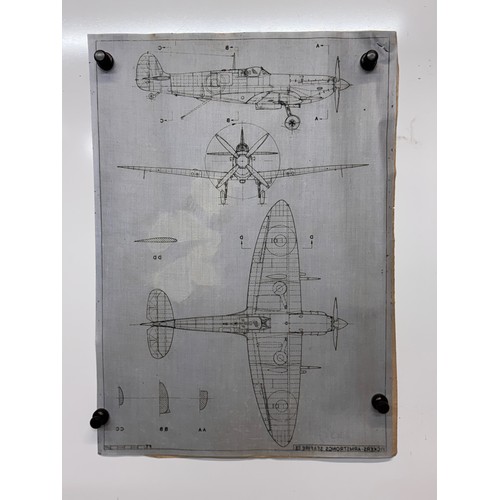 440 - Military aircraft 2 plans for a Vickers Armstrong Seafire III, 40 cm x 28 cm. Part of a large collec... 