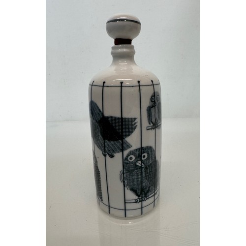 7 - Mid Century designer ceramics, Kunsthandel Alberts bottle decorated with caged birds. 23 cm tall.

T... 