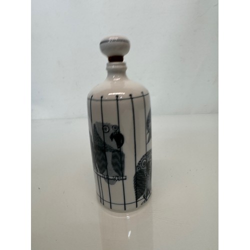 7 - Mid Century designer ceramics, Kunsthandel Alberts bottle decorated with caged birds. 23 cm tall.

T... 