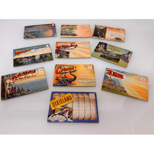 29 - Mid century kitsch, a collection of souvenir foldout tourist postcards from USA.

This lot is availa... 