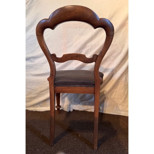 58 - Furniture, set of Victorian balloon back dining chairs with upholstered seats, 5 side chairs and a s... 