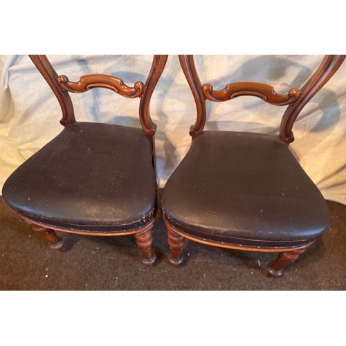 58 - Furniture, set of Victorian balloon back dining chairs with upholstered seats, 5 side chairs and a s... 