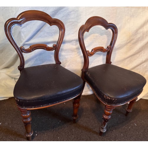 58 - Furniture, set of Victorian balloon back dining chairs with upholstered seats, 5 side chairs and a s... 