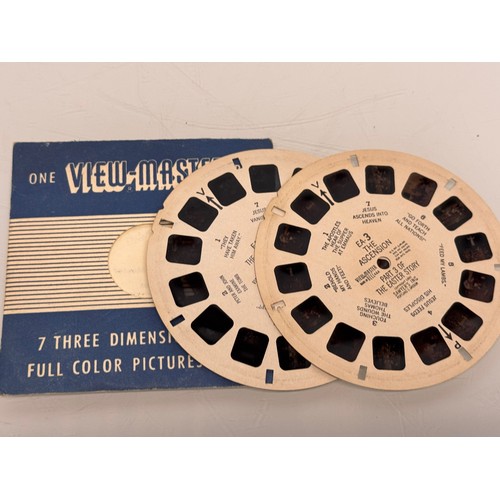 212 - Toys and games, photography, View-Master reels and viewer.

This lot is available for in-house shipp... 