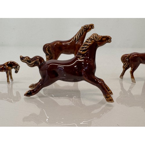 224 - Four Chinese ceramic horses.

This lot is available for in-house shipping.