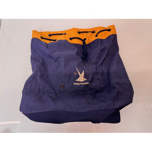 228 - Helly Hansen maritime kit bag. 50 cm  x 50 cm.

This lot is available for in-house shipping.