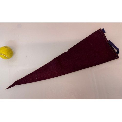 229 - American souvenir felt pennant 65 cm long for Idlewild Park in Pennsylvania.

This lot is available ... 