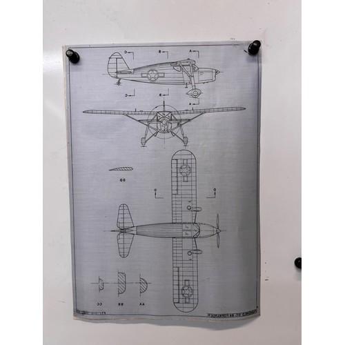 275 - Militaria, WWII aircraft plans on linen, 41 cm x 28.5 cm, Fairchild UC-86 Forwarder, 2 plans.

This ... 