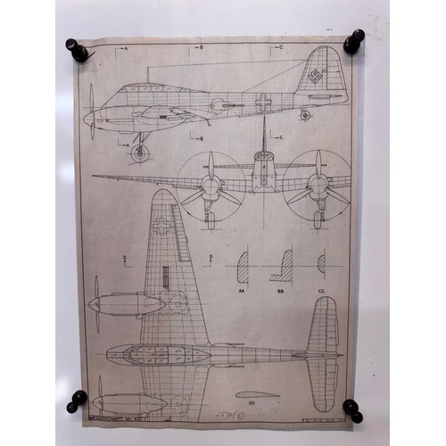 286 - Militaria, WWII aircraft plans on linen, 41 cm x 28.5 cm, Messerschmitt Me410, 2 plans.

This lot is... 