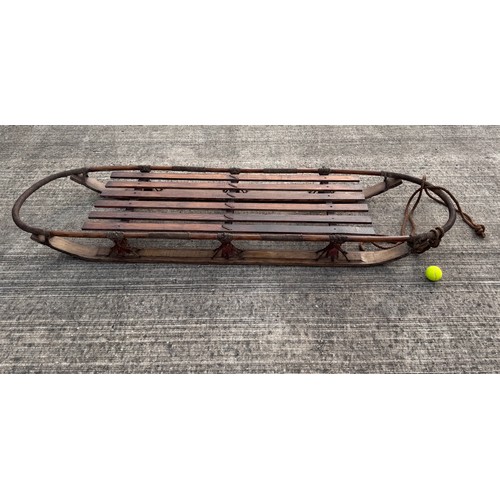 34 - Polar exploration, Winter Sports a large early C20th century Nansen Sledge with hide bindings 220 cm... 