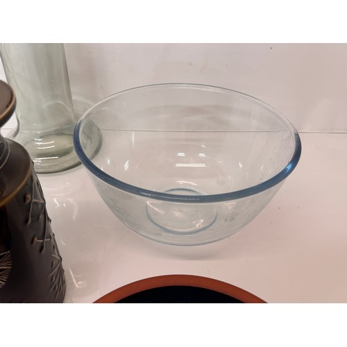 56 - Mid Century, designer kitchenalia, Portmerion Totem storage jar and large Pyrex mixing bowls etc.

T... 