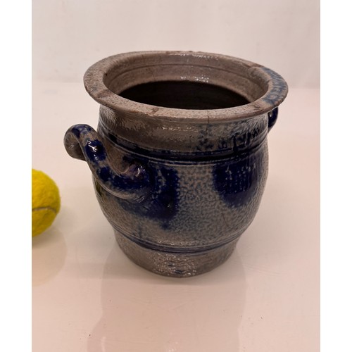 121 - Kitchenalia, a twin handed hand decorated stoneware storage jar. 17 cm dia x 17 cm tall.

This lot i... 