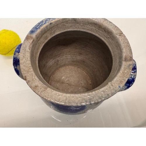 121 - Kitchenalia, a twin handed hand decorated stoneware storage jar. 17 cm dia x 17 cm tall.

This lot i... 