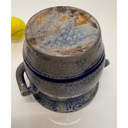 121 - Kitchenalia, a twin handed hand decorated stoneware storage jar. 17 cm dia x 17 cm tall.

This lot i... 