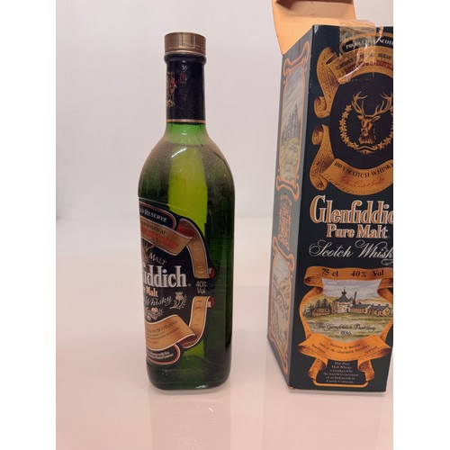 194 - Wines and spirits Scotch Whisky, boxed Glenfiddich Special Old Reserve.

This lot is available for i... 