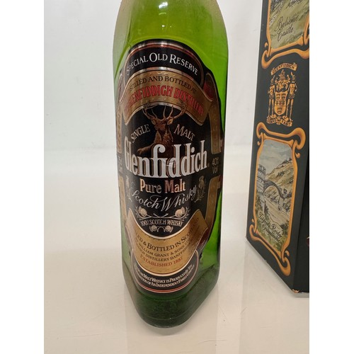 194 - Wines and spirits Scotch Whisky, boxed Glenfiddich Special Old Reserve.

This lot is available for i... 