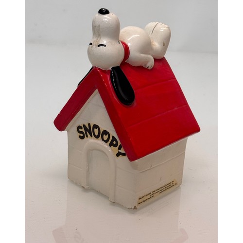 255 - Snoopy money box from the 1970’s 15 cm tall.

This lot is available for in-house shipping