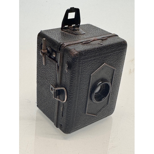 272 - Cameras, a Ziess Ikon Baby Box Camera.

This lot is available for in-house shipping