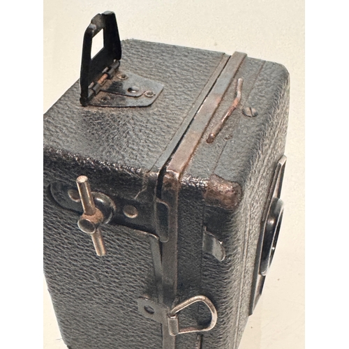 272 - Cameras, a Ziess Ikon Baby Box Camera.

This lot is available for in-house shipping