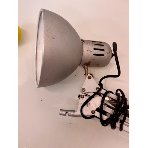 467 - Lighting, tools, Work lamp, an angle poise work lamp.

This lot is available for in-house shipping.