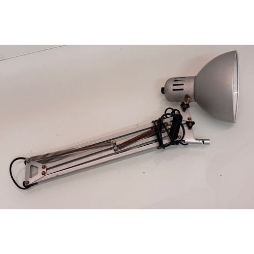 467 - Lighting, tools, Work lamp, an angle poise work lamp.

This lot is available for in-house shipping.