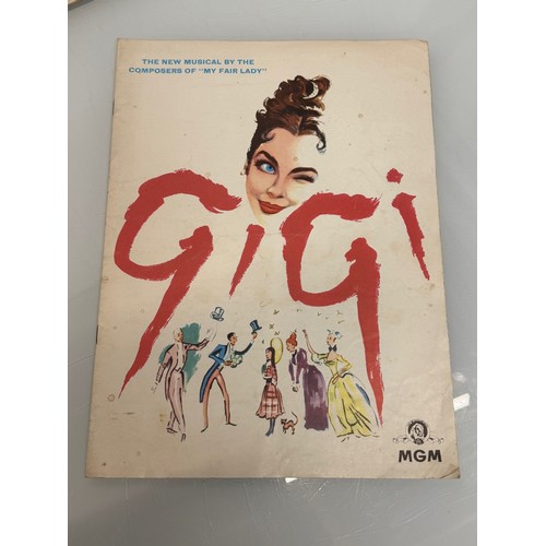 360 - Movie memorabilia, a collection of original film release programmes.

This lot is available for in-h... 