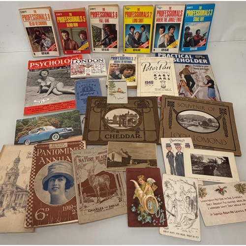 362 - Ephemera, a collection of guides, maps,books, postcards, brochures and programmes.

This lot is avai... 