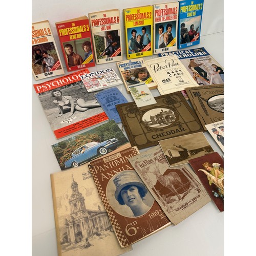 362 - Ephemera, a collection of guides, maps,books, postcards, brochures and programmes.

This lot is avai... 