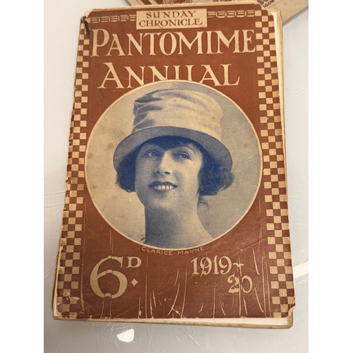 362 - Ephemera, a collection of guides, maps,books, postcards, brochures and programmes.

This lot is avai... 