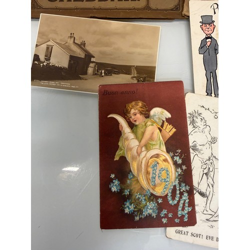 362 - Ephemera, a collection of guides, maps,books, postcards, brochures and programmes.

This lot is avai... 