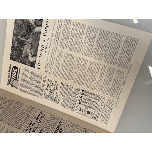 362 - Ephemera, a collection of guides, maps,books, postcards, brochures and programmes.

This lot is avai... 
