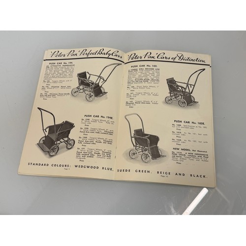 362 - Ephemera, a collection of guides, maps,books, postcards, brochures and programmes.

This lot is avai... 