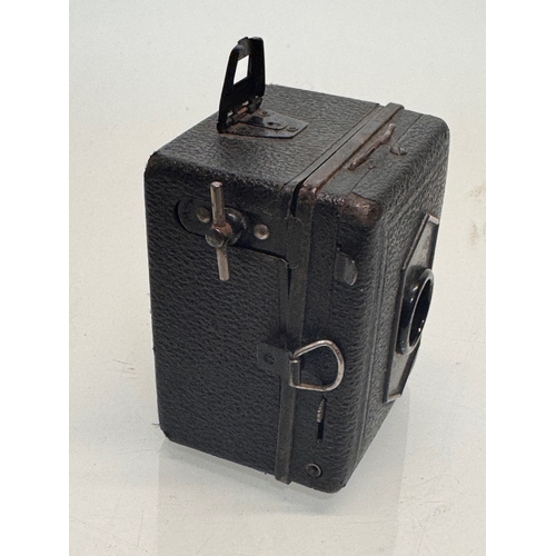 483 - Cameras, a Ziess Ikon Baby Box Camera.

This lot is available for in-house shipping