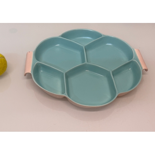 485 - Poole Pottery, mid century ceramics, a Twintone serving platter, 34 cm wide.

This lot is available ... 