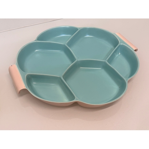 485 - Poole Pottery, mid century ceramics, a Twintone serving platter, 34 cm wide.

This lot is available ... 