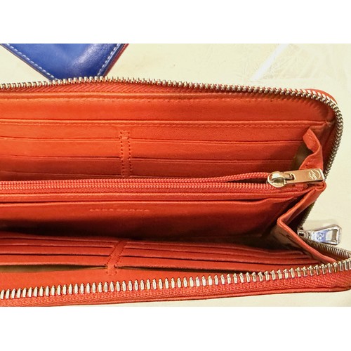 199 - Ladies fashion accessories, a Tula brand purse and a Longchamp purse which is large enough to carry ... 