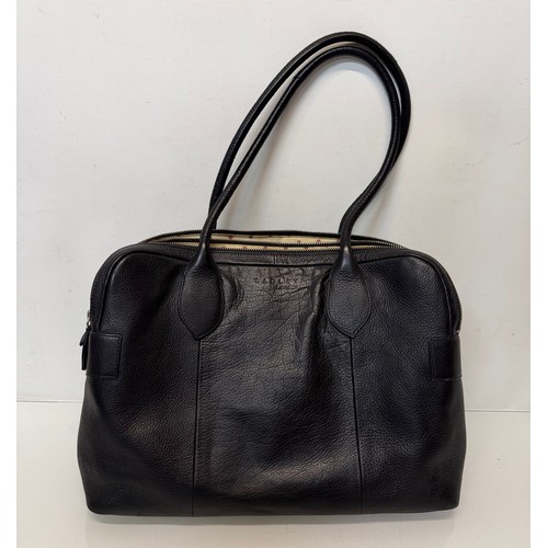 200 - Fashion accessories, a ladies leather work bag by Radley, 40 cm x 13 cm x 30 cm tall.

This lot is a... 
