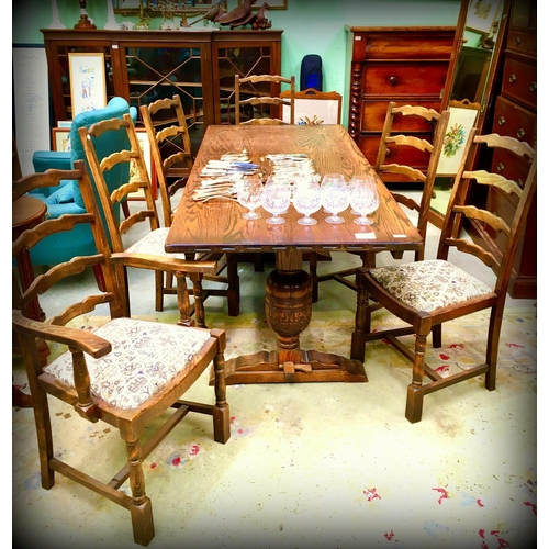 Superb Dining table from Webber, Solid oak throughout, in refectory style + 6 Chairs (4 +2) - 198x84cm