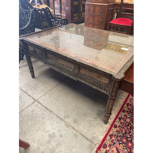 121 - Quality Interior Design Glass Top Coffee Table
115x90x55cm High