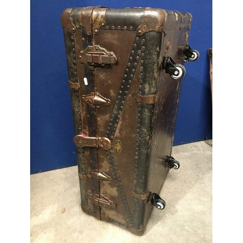 94 - Superb Quality Travelling Trunk